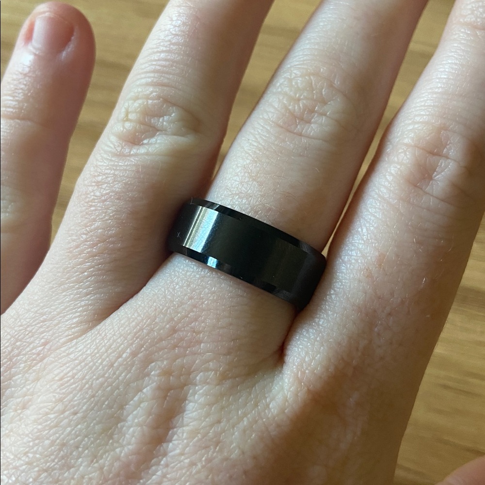 NIB Mens Ring 8.5-9 - Picture 2 of 3